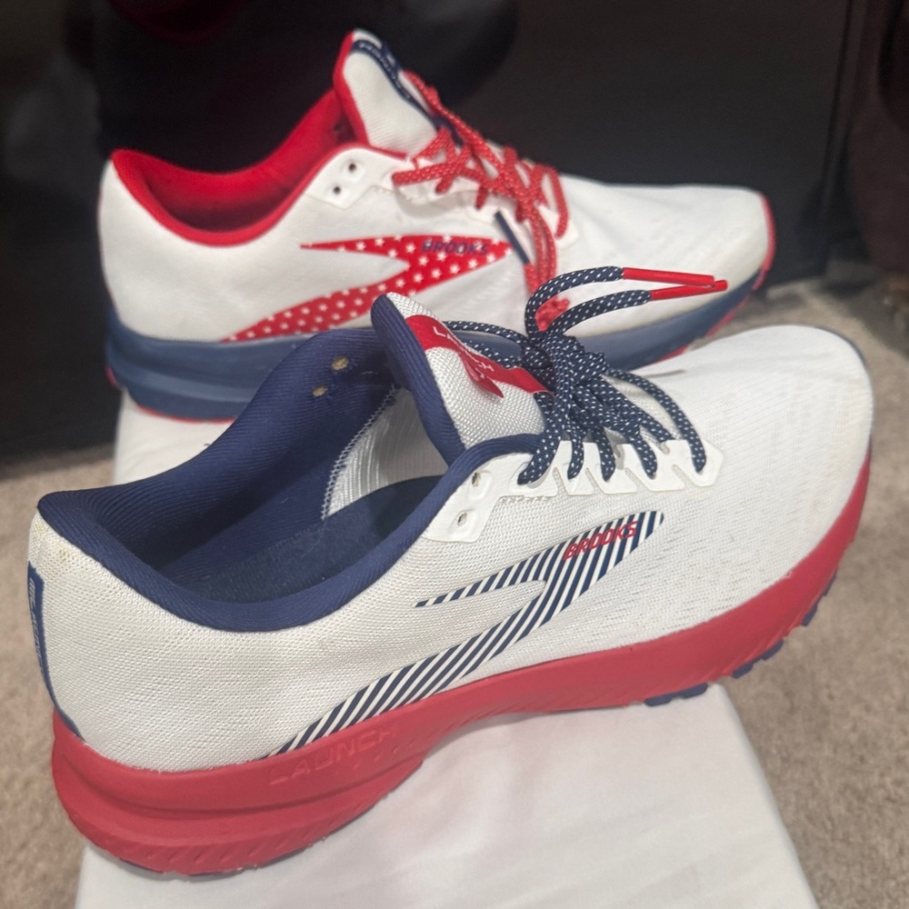 Brooks Launch 7 Run USA White and Red Running Shoes 9